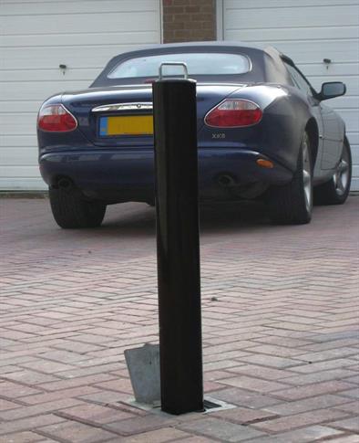 Heavy Duty Round Retractable Bollard product gallery image