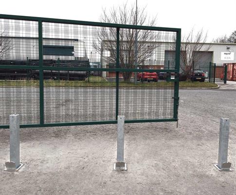 Heavy Duty Square Retractable Bollard product gallery image